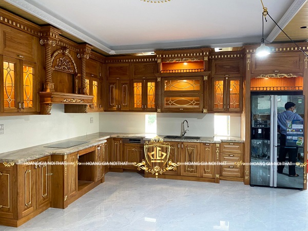 Tủ bếp Hoàng Gian bằng gỗ tự nhiên