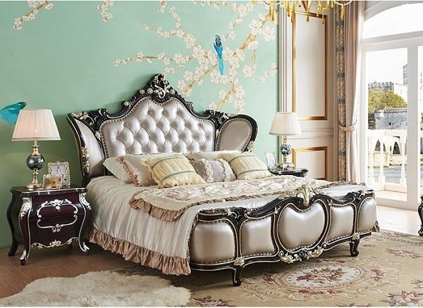 Giường hoàng gia được thiết kế rộng rãi