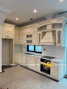 Tủ bếp tân cổ điển chị Thắm Vinhomes