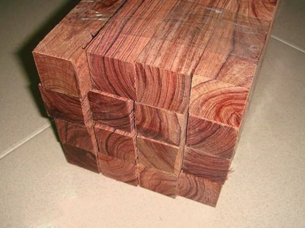 Chất liệu gỗ gõ đỏ có gì nổi bật